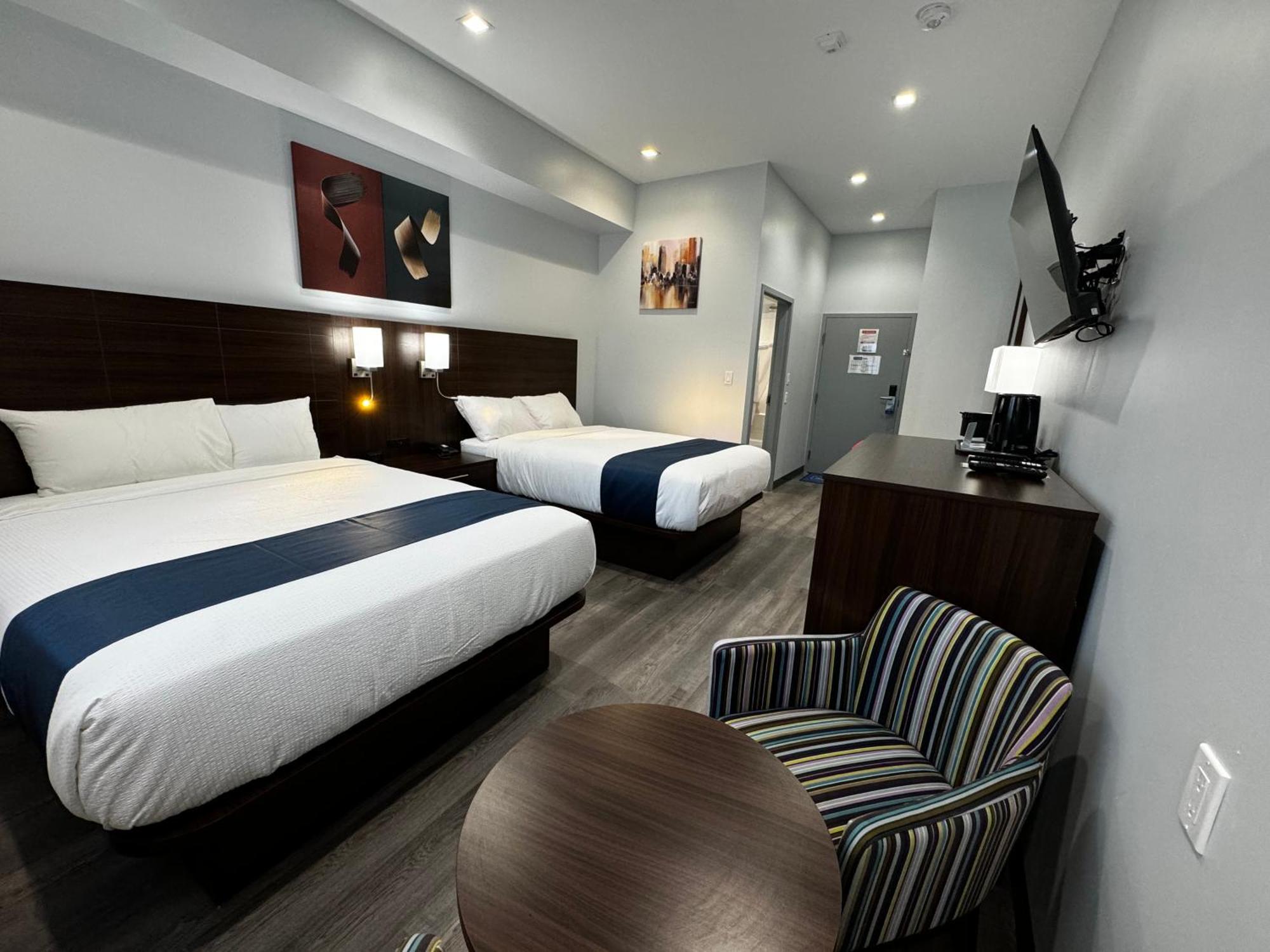 Travelodge By Wyndham Cochrane Exterior foto